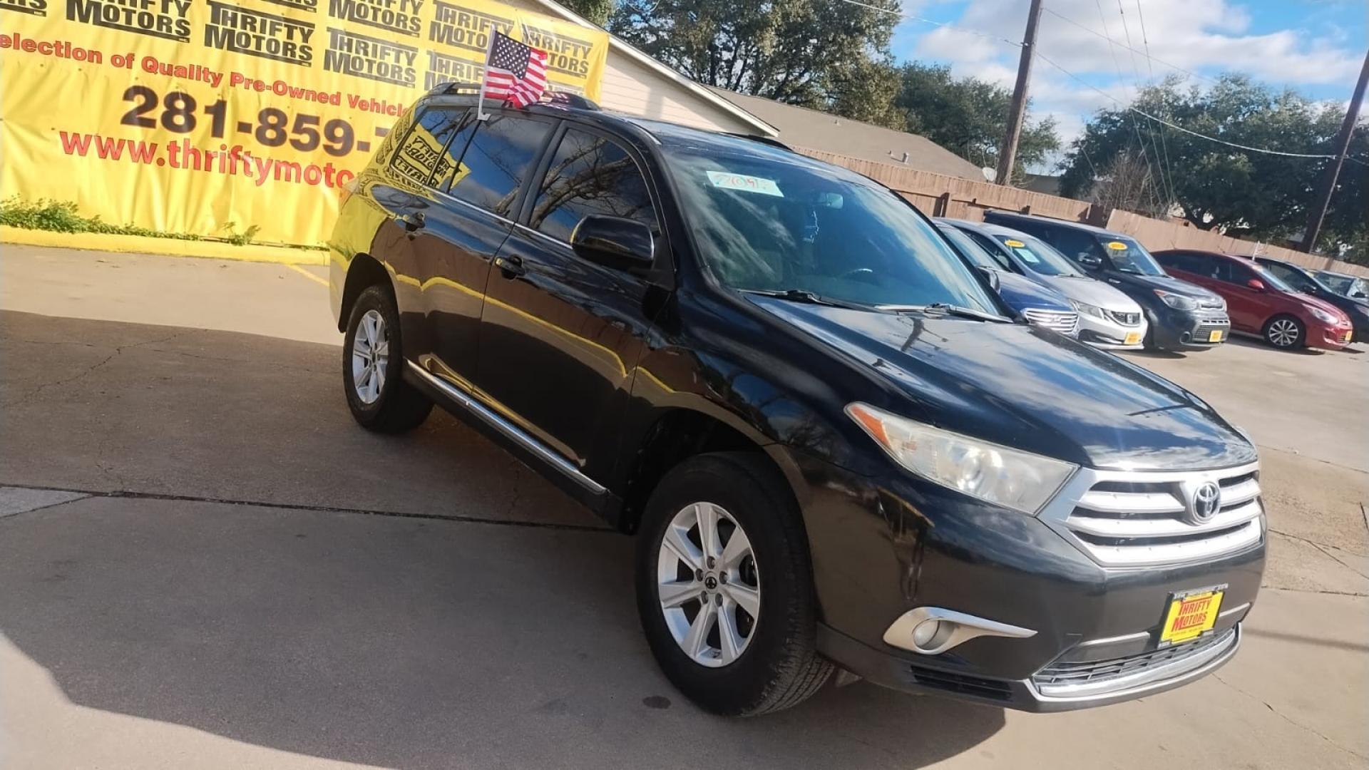 2013 Toyota Highlander Base 2WD V6 (5TDZK3EH4DS) with an 3.5L V6 DOHC 24V engine, 5-Speed Automatic transmission, located at 16710 Clay Rd., Houston, TX, 77084, (281) 859-7900, 29.834864, -95.656166 - Photo#2